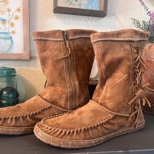 UGG Mammoth fringe boots size 11